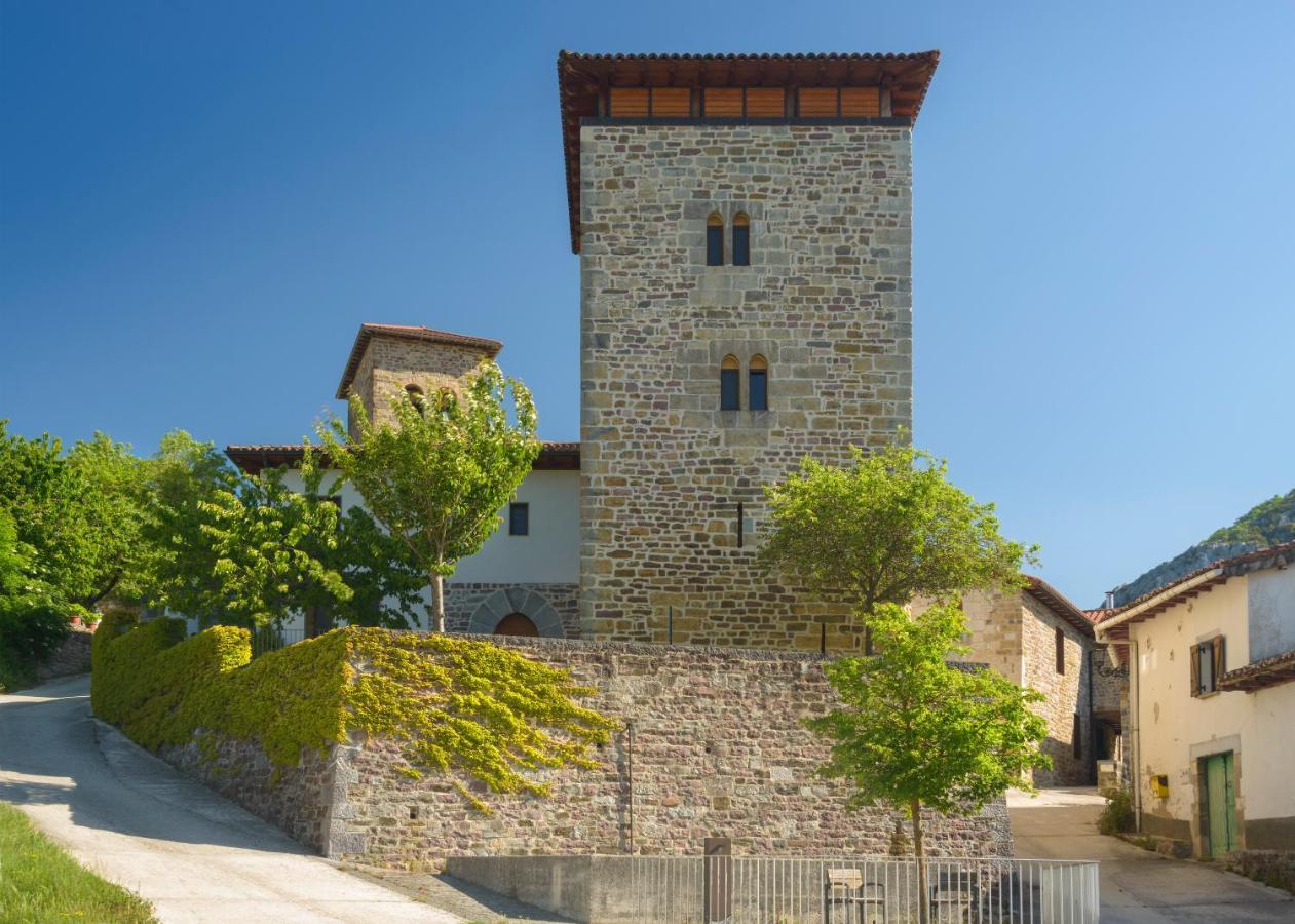 Hotel Rural Torre De Uriz Exterior photo